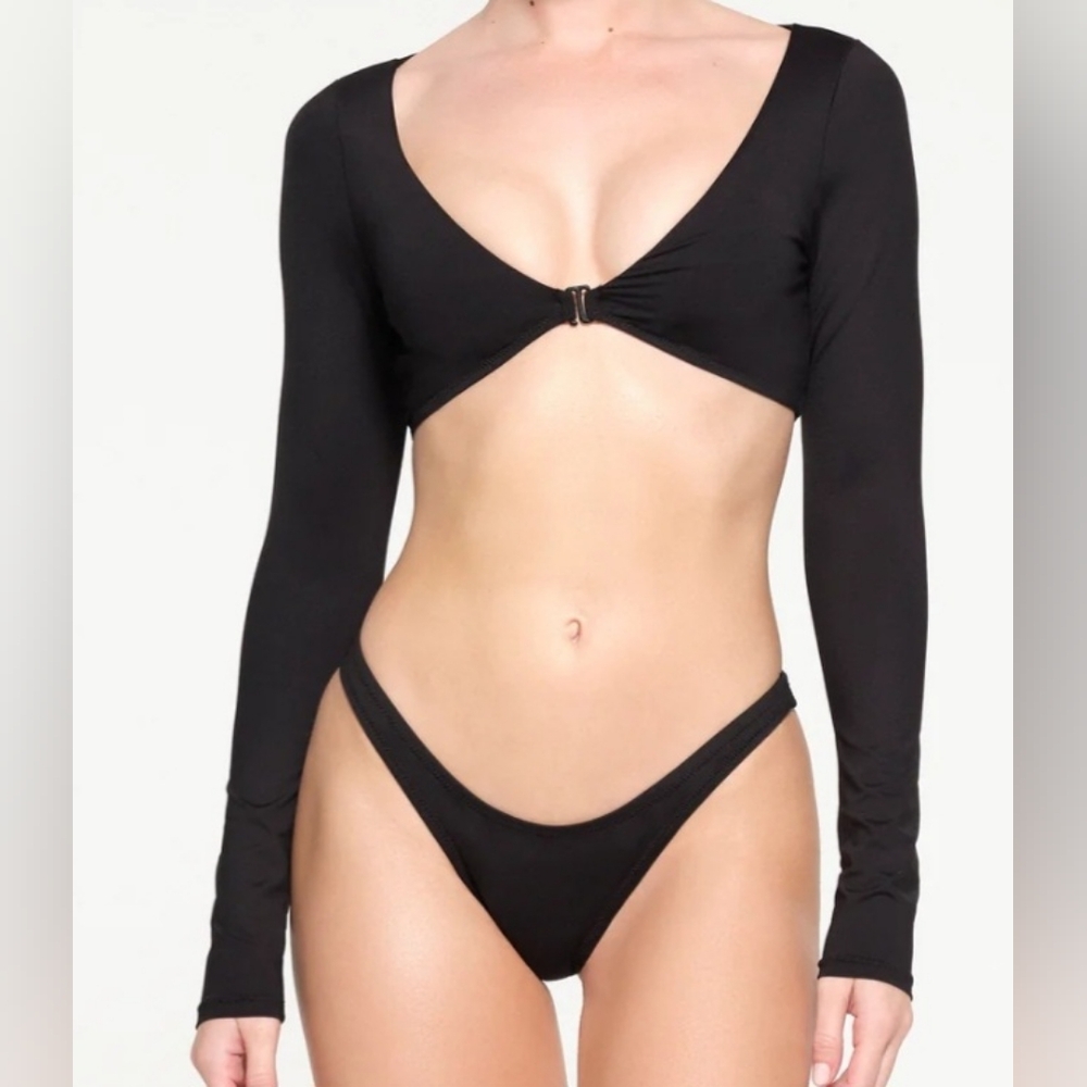 SKIMS Long Sleeve Bikini Top. Size Large. NWT.